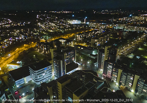23.12.2020 - Marx-Zentrum und Karl-Marx-Ring 52-62 und Studentenwohnheim in Neuperlach