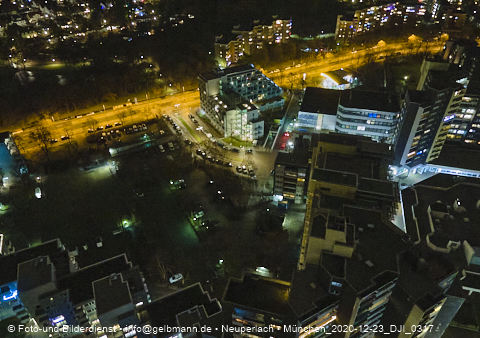 23.12.2020 - Marx-Zentrum und Karl-Marx-Ring 52-62 und Studentenwohnheim in Neuperlach