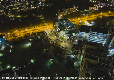 23.12.2020 - Marx-Zentrum und Karl-Marx-Ring 52-62 und Studentenwohnheim in Neuperlach