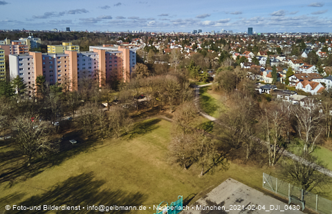 04.02.2021 - Marx-Zentrum und Karl-Marx-Ring 52-62 und Studentenwohnheim in Neuperlach
