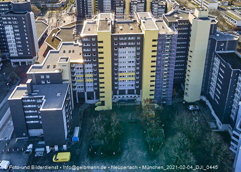 04.02.2021 - Marx-Zentrum und Karl-Marx-Ring 52-62 und Studentenwohnheim in Neuperlach