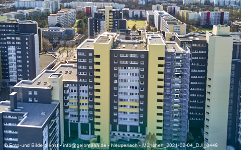 04.02.2021 - Marx-Zentrum und Karl-Marx-Ring 52-62 und Studentenwohnheim in Neuperlach