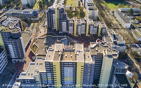 04.02.2021 - Marx-Zentrum und Karl-Marx-Ring 52-62 und Studentenwohnheim in Neuperlach