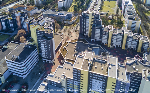 04.02.2021 - Marx-Zentrum und Karl-Marx-Ring 52-62 und Studentenwohnheim in Neuperlach