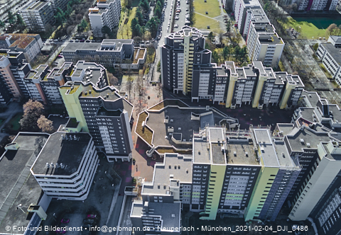 04.02.2021 - Marx-Zentrum und Karl-Marx-Ring 52-62 und Studentenwohnheim in Neuperlach