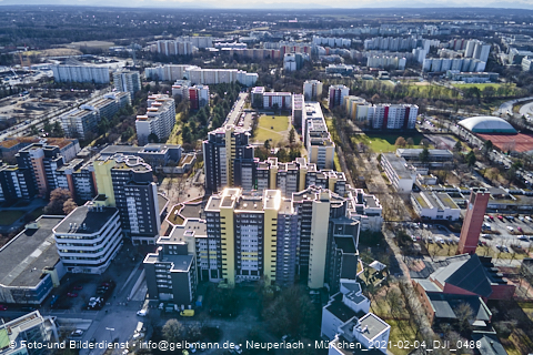 04.02.2021 - Marx-Zentrum und Karl-Marx-Ring 52-62 und Studentenwohnheim in Neuperlach