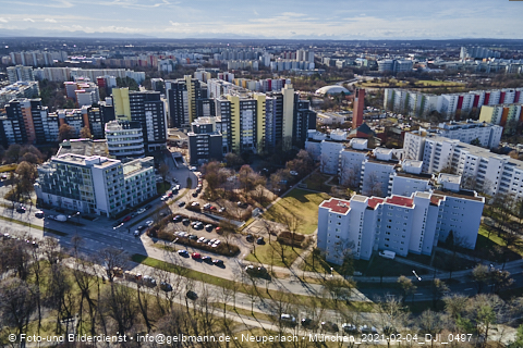04.02.2021 - Marx-Zentrum und Karl-Marx-Ring 52-62 und Studentenwohnheim in Neuperlach