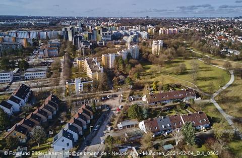 04.02.2021 - Marx-Zentrum und Karl-Marx-Ring 52-62 und Studentenwohnheim in Neuperlach