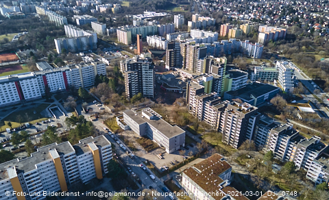 01.03.2021 - Marx-Zentrum und Karl-Marx-Ring 52-62 und Studentenwohnheim in Neuperlach