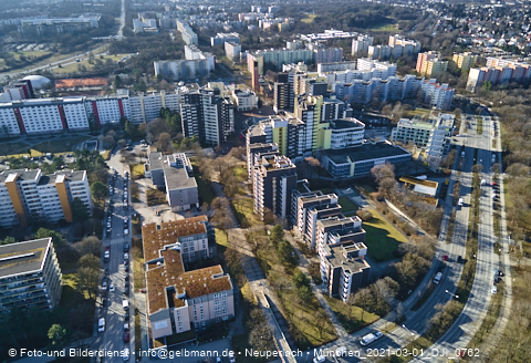 01.03.2021 - Marx-Zentrum und Karl-Marx-Ring 52-62 und Studentenwohnheim in Neuperlach