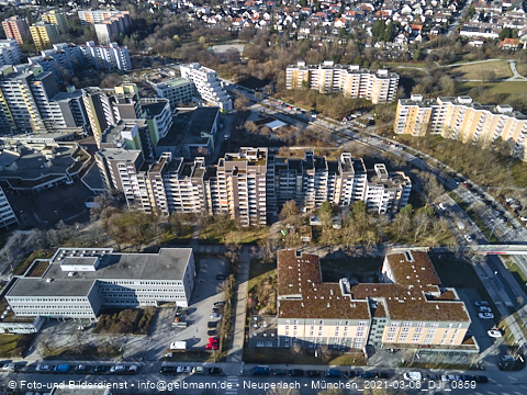 06.03.2021 - Marx-Zentrum und Karl-Marx-Ring 52-62 und Studentenwohnheim in Neuperlach