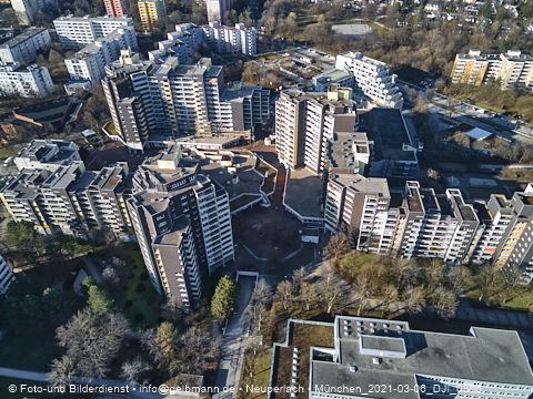 06.03.2021 - Marx-Zentrum und Karl-Marx-Ring 52-62 und Studentenwohnheim in Neuperlach
