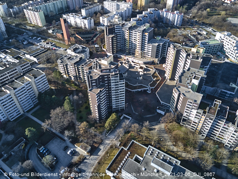 06.03.2021 - Marx-Zentrum und Karl-Marx-Ring 52-62 und Studentenwohnheim in Neuperlach