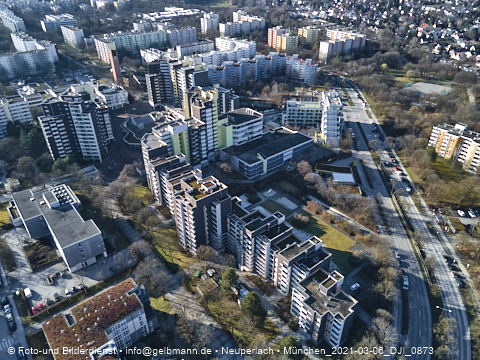 06.03.2021 - Marx-Zentrum und Karl-Marx-Ring 52-62 und Studentenwohnheim in Neuperlach