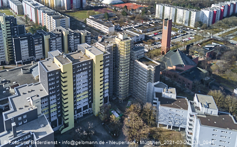 24.03.2021 - Marx-Zentrum und Karl-Marx-Ring 52-62 und Studentenwohnheim in Neuperlach