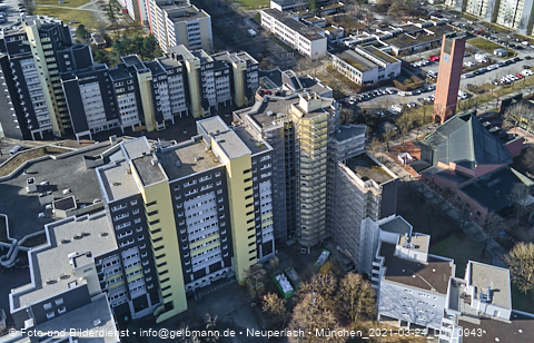 24.03.2021 - Marx-Zentrum und Karl-Marx-Ring 52-62 und Studentenwohnheim in Neuperlach