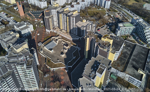 24.03.2021 - Marx-Zentrum und Karl-Marx-Ring 52-62 und Studentenwohnheim in Neuperlach