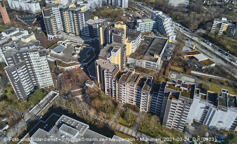 24.03.2021 - Marx-Zentrum und Karl-Marx-Ring 52-62 und Studentenwohnheim in Neuperlach