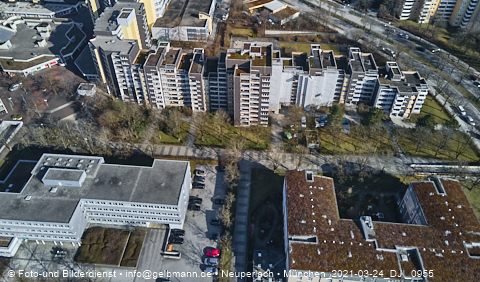 24.03.2021 - Marx-Zentrum und Karl-Marx-Ring 52-62 und Studentenwohnheim in Neuperlach