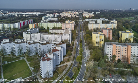 28.04.2021 - Marx-Zentrum und Karl-Marx-Ring 52-62 und Studentenwohnheim in Neuperlach