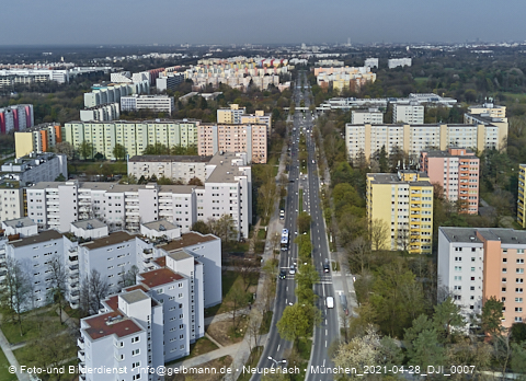 28.04.2021 - Marx-Zentrum und Karl-Marx-Ring 52-62 und Studentenwohnheim in Neuperlach