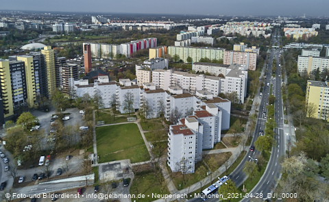 28.04.2021 - Marx-Zentrum und Karl-Marx-Ring 52-62 und Studentenwohnheim in Neuperlach