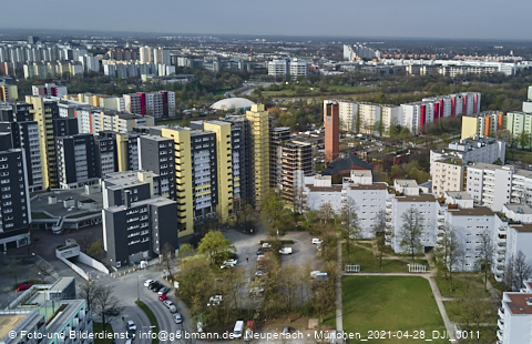 28.04.2021 - Marx-Zentrum und Karl-Marx-Ring 52-62 und Studentenwohnheim in Neuperlach