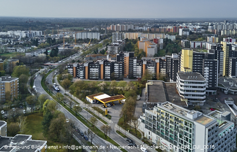 28.04.2021 - Marx-Zentrum und Karl-Marx-Ring 52-62 und Studentenwohnheim in Neuperlach