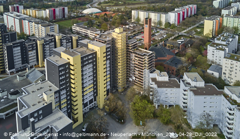 28.04.2021 - Marx-Zentrum und Karl-Marx-Ring 52-62 und Studentenwohnheim in Neuperlach