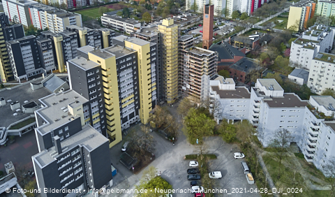 28.04.2021 - Marx-Zentrum und Karl-Marx-Ring 52-62 und Studentenwohnheim in Neuperlach