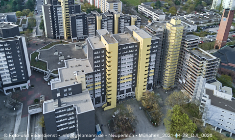 28.04.2021 - Marx-Zentrum und Karl-Marx-Ring 52-62 und Studentenwohnheim in Neuperlach