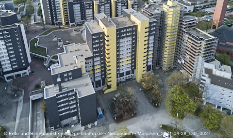 28.04.2021 - Marx-Zentrum und Karl-Marx-Ring 52-62 und Studentenwohnheim in Neuperlach