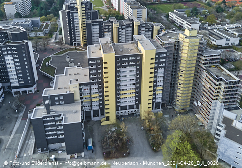 28.04.2021 - Marx-Zentrum und Karl-Marx-Ring 52-62 und Studentenwohnheim in Neuperlach