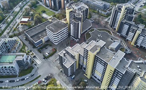 28.04.2021 - Marx-Zentrum und Karl-Marx-Ring 52-62 und Studentenwohnheim in Neuperlach