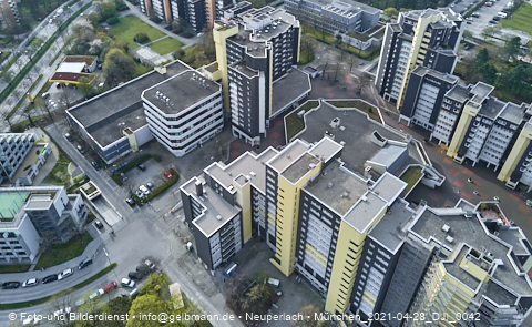 28.04.2021 - Marx-Zentrum und Karl-Marx-Ring 52-62 und Studentenwohnheim in Neuperlach