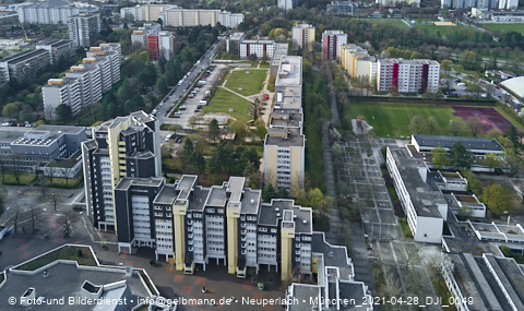 28.04.2021 - Marx-Zentrum und Karl-Marx-Ring 52-62 und Studentenwohnheim in Neuperlach