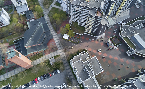 28.04.2021 - Marx-Zentrum und Karl-Marx-Ring 52-62 und Studentenwohnheim in Neuperlach