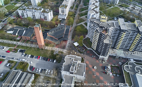 28.04.2021 - Marx-Zentrum und Karl-Marx-Ring 52-62 und Studentenwohnheim in Neuperlach