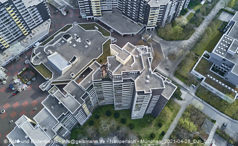 28.04.2021 - Marx-Zentrum und Karl-Marx-Ring 52-62 und Studentenwohnheim in Neuperlach