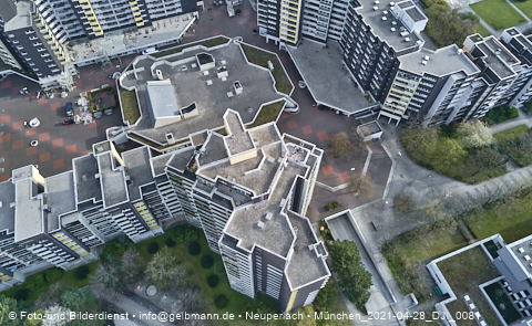 28.04.2021 - Marx-Zentrum und Karl-Marx-Ring 52-62 und Studentenwohnheim in Neuperlach