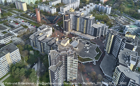 28.04.2021 - Marx-Zentrum und Karl-Marx-Ring 52-62 und Studentenwohnheim in Neuperlach