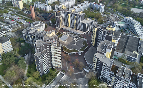 28.04.2021 - Marx-Zentrum und Karl-Marx-Ring 52-62 und Studentenwohnheim in Neuperlach