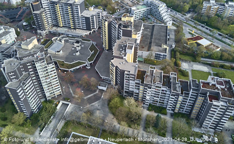 28.04.2021 - Marx-Zentrum und Karl-Marx-Ring 52-62 und Studentenwohnheim in Neuperlach