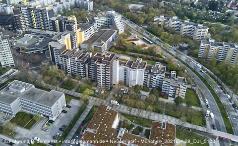 28.04.2021 - Marx-Zentrum und Karl-Marx-Ring 52-62 und Studentenwohnheim in Neuperlach