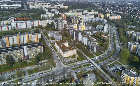 28.04.2021 - Marx-Zentrum und Karl-Marx-Ring 52-62 und Studentenwohnheim in Neuperlach