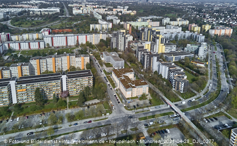 28.04.2021 - Marx-Zentrum und Karl-Marx-Ring 52-62 und Studentenwohnheim in Neuperlach