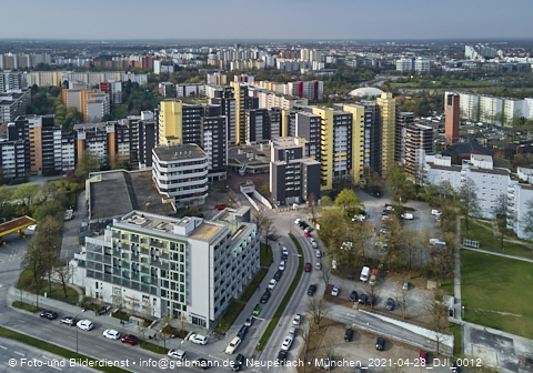 30.04.2021 - Marx-Zentrum und Karl-Marx-Ring 52-62 und Studentenwohnheim in Neuperlach