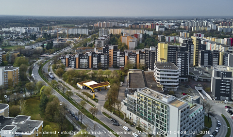 30.04.2021 - Marx-Zentrum und Karl-Marx-Ring 52-62 und Studentenwohnheim in Neuperlach