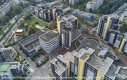 30.04.2021 - Marx-Zentrum und Karl-Marx-Ring 52-62 und Studentenwohnheim in Neuperlach