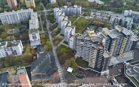 30.04.2021 - Marx-Zentrum und Karl-Marx-Ring 52-62 und Studentenwohnheim in Neuperlach